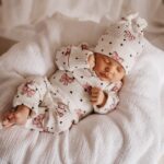 Боди с лосинами и шапкой